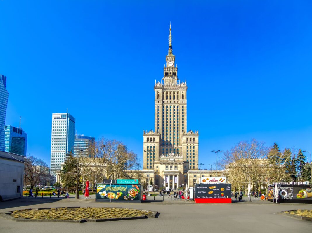 Przejazd taxi z psem w dużym mieście. Regulaminy korporacji, dopłaty i dobre praktyki Przejazd taxi z psem w dużym mieście. Regulaminy korporacji, dopłaty i dobre praktyki