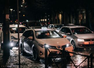 Ile kosztuje montaż instalacji LPG w nowej hybrydzie z salonu pod kątem licencji taxi?